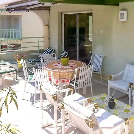 Apartment With 2 Bedrooms In With Balcony And Wifi Fréjus